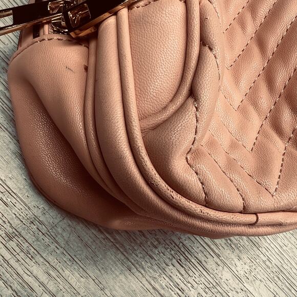 Pink mini purse with gold zipper and accents. - Picture 4 of 13